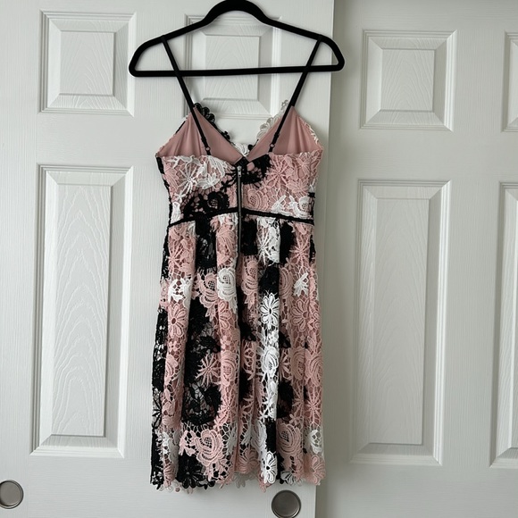 AQUA Bloomingdale’s Multi Lace Empire Waist Cami Dress Pink/White/Black Size XS - Picture 3 of 5